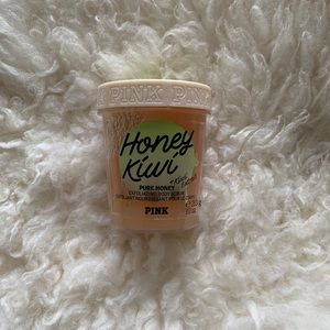 New Victoria’s Secret PINK Honey Kiwi Nourishing Body Scrub